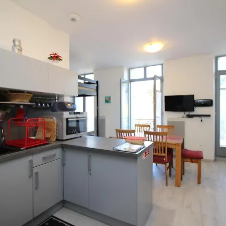 T3 Au Centre De La Bourboule, 4 Pers, Pres Des Thermes - Fr-1-608-164 *